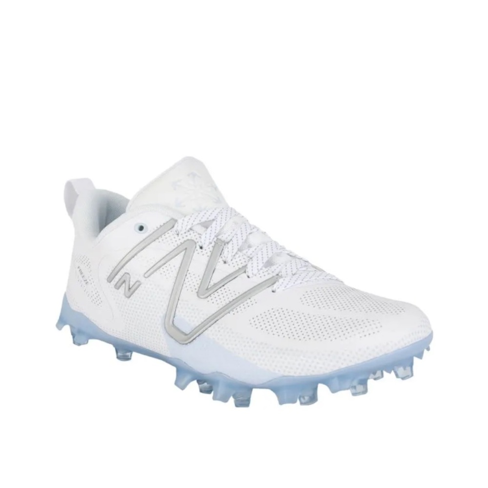 New Balance FREEZE 4                       White and Light Blue Sports Cleats